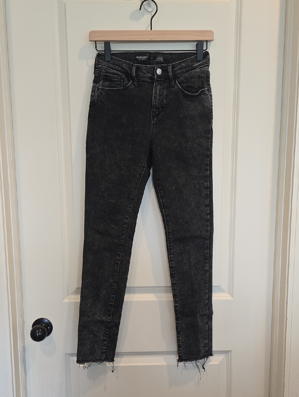 Old Navy Rockstar Skinny Jeans in Washed Black